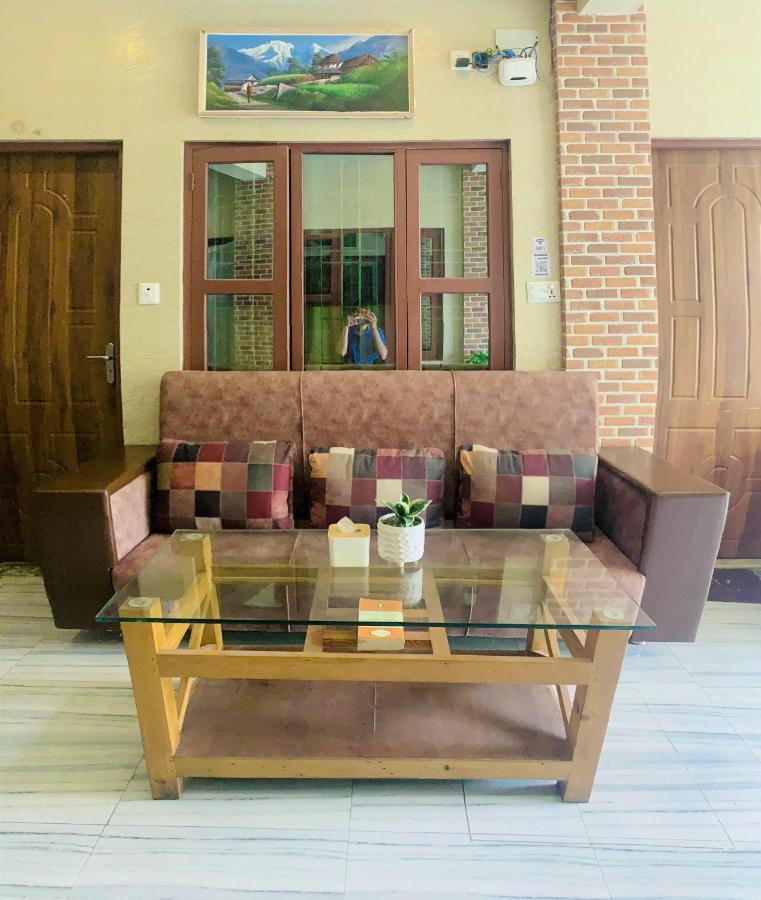 Hotel October Inn Pokhara Exterior foto