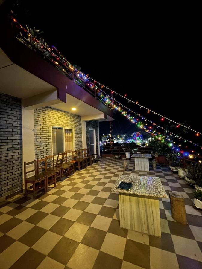 Hotel October Inn Pokhara Exterior foto