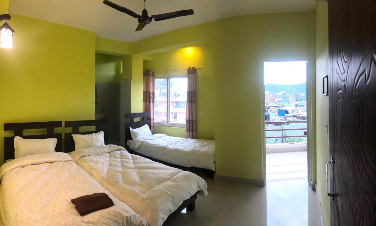Hotel October Inn Pokhara Exterior foto